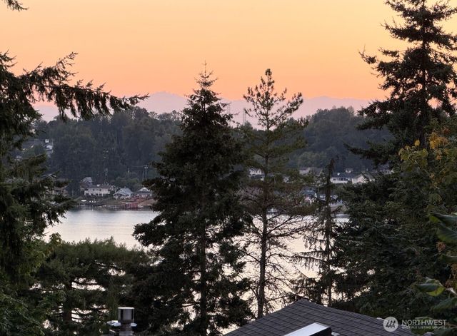10830 Lake View Drive, Lake Stevens, WA 98258