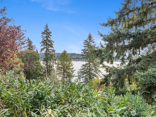 10830 Lake View Drive, Lake Stevens, WA 98258
