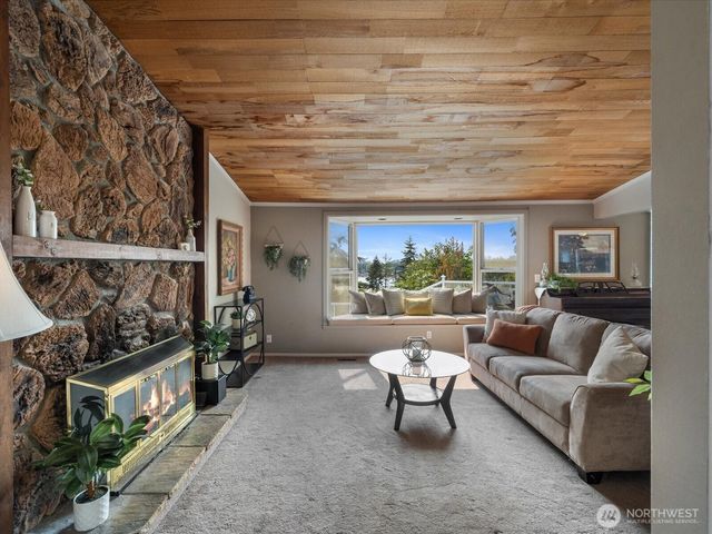 10830 Lake View Drive, Lake Stevens, WA 98258