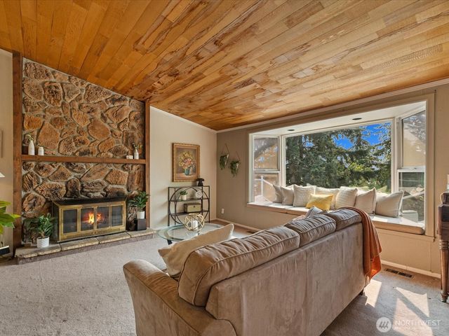 10830 Lake View Drive, Lake Stevens, WA 98258