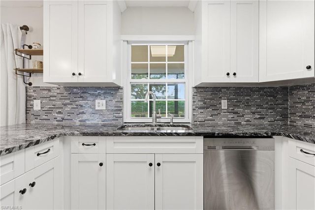 428 33rd TER, Cape Coral, FL 33914