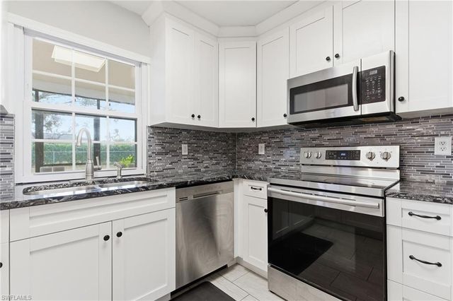 428 33rd TER, Cape Coral, FL 33914