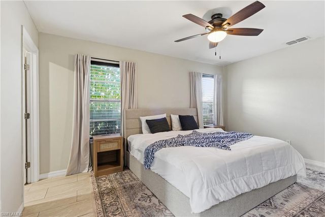 428 33rd TER, Cape Coral, FL 33914