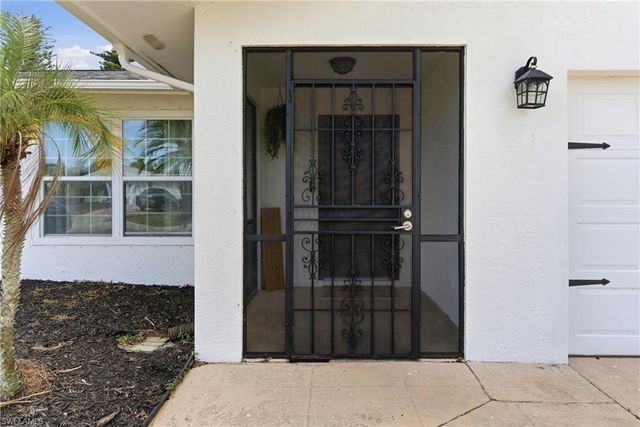 428 33rd TER, Cape Coral, FL 33914