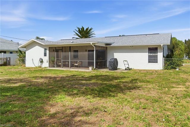 428 33rd TER, Cape Coral, FL 33914