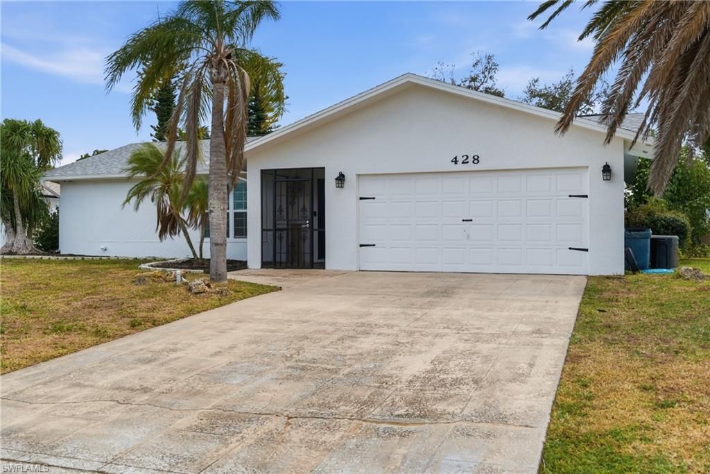 Image 1 of property listing at 428 SW 33rd TER, Cape Coral, FL 33914