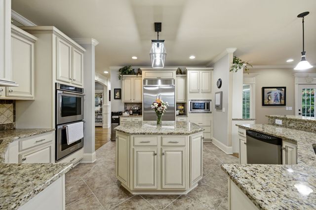 3356 Clovercroft Dr, Murfreesboro, TN 37130