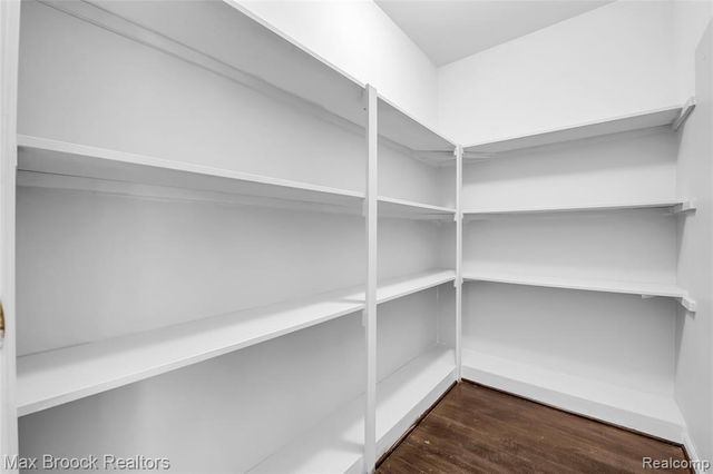 107 Millstone Drive, Troy, MI 48084