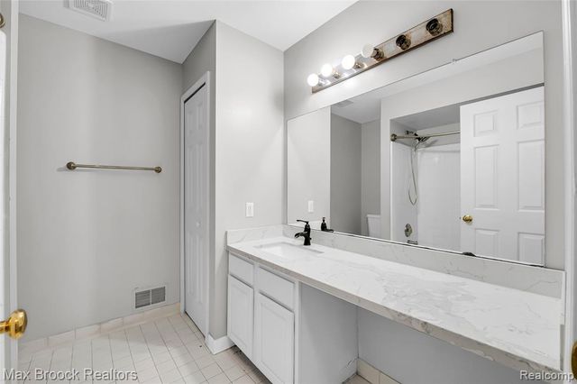 107 Millstone Drive, Troy, MI 48084