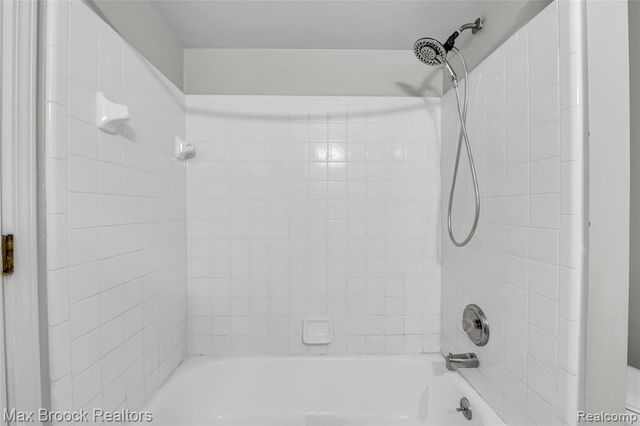 107 Millstone Drive, Troy, MI 48084