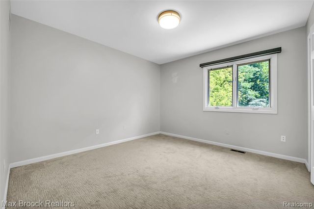107 Millstone Drive, Troy, MI 48084
