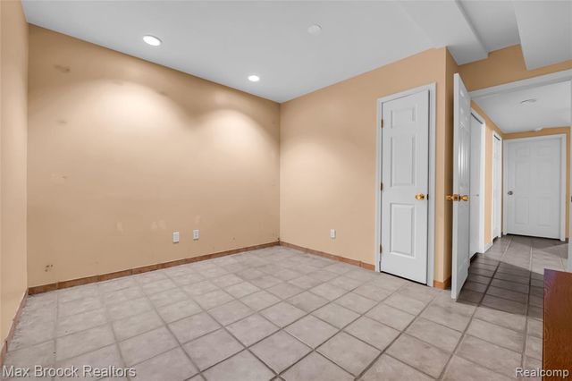 107 Millstone Drive, Troy, MI 48084