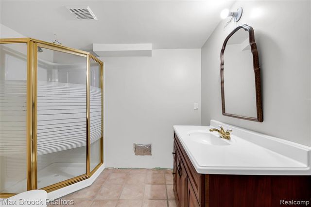 107 Millstone Drive, Troy, MI 48084