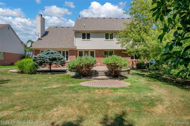 107 Millstone Drive, Troy, MI 48084