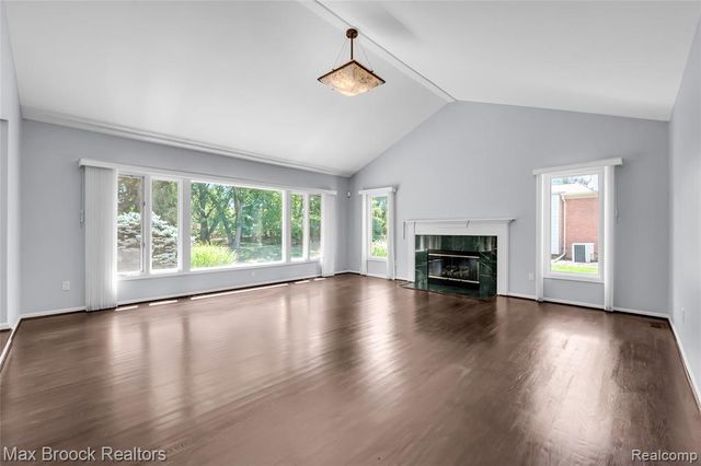 107 Millstone Drive, Troy, MI 48084