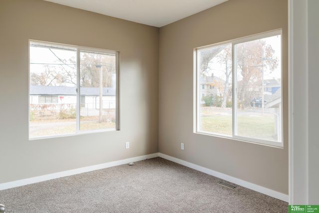 1810 Locust Street, Omaha, NE 68110