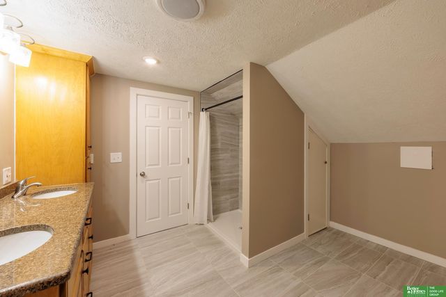 1810 Locust Street, Omaha, NE 68110