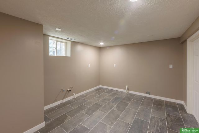 1810 Locust Street, Omaha, NE 68110