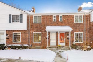 22849 Lakeshore Drive, St Clair Shores, MI 48080