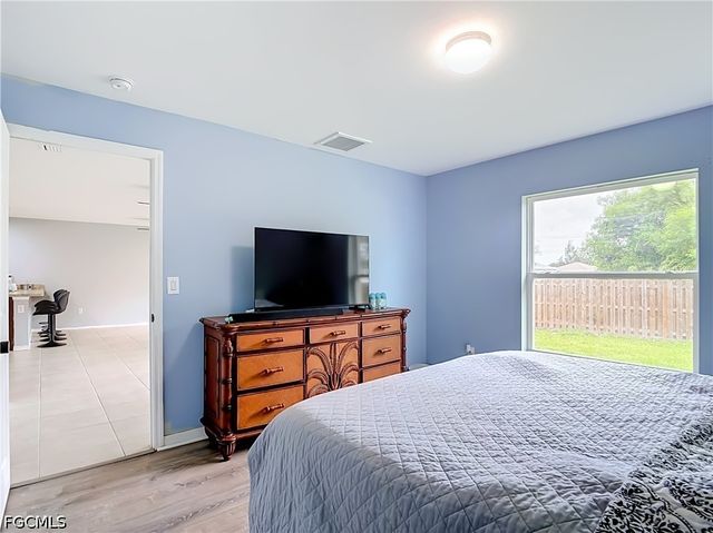 4306 NE 24th PL, Cape Coral, FL 33909