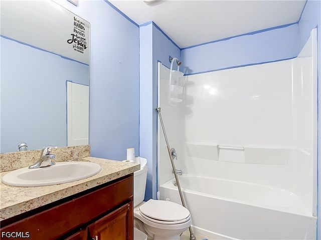 4306 NE 24th PL, Cape Coral, FL 33909