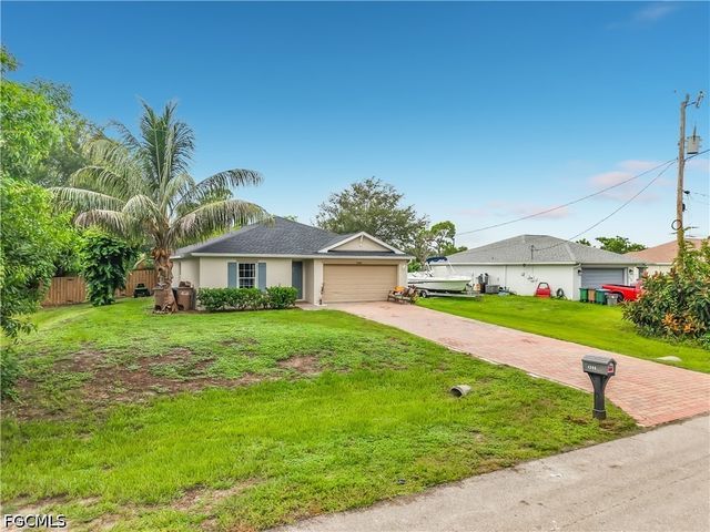 4306 NE 24th PL, Cape Coral, FL 33909
