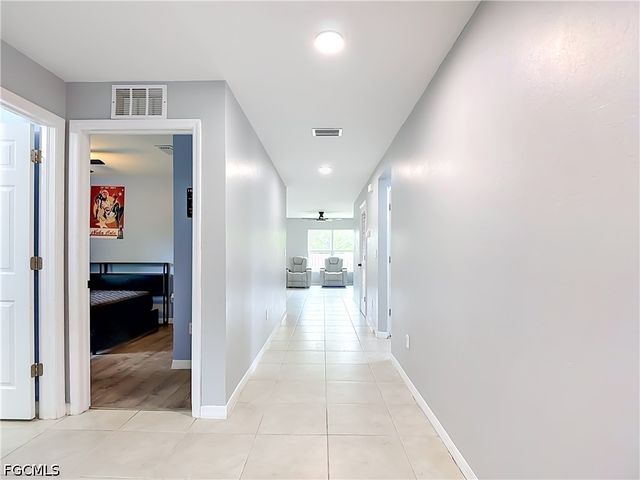 4306 NE 24th PL, Cape Coral, FL 33909