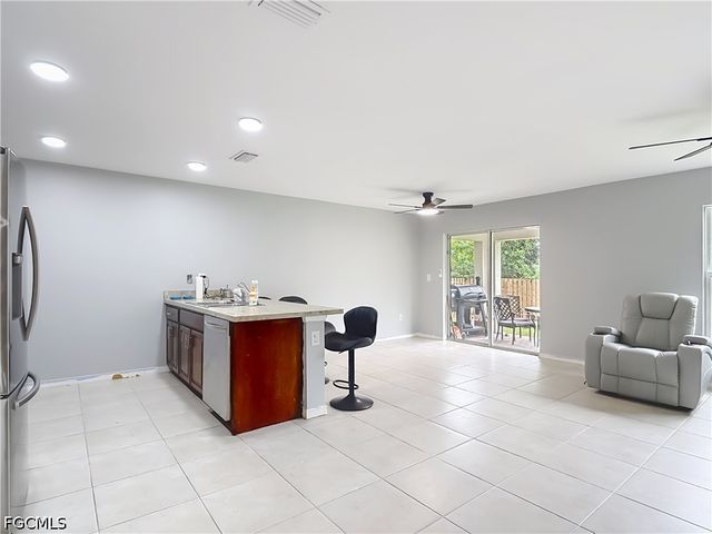 4306 NE 24th PL, Cape Coral, FL 33909