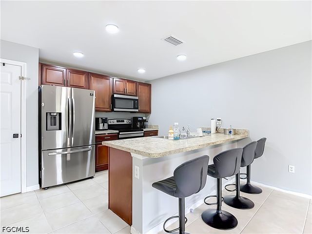 4306 NE 24th PL, Cape Coral, FL 33909