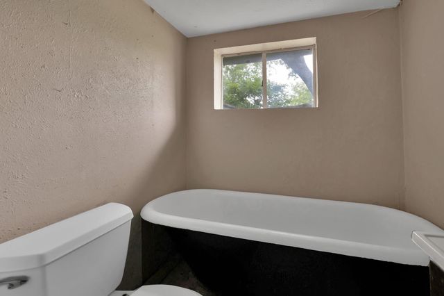 1402 County Road 1030, Corsicana, TX 75110