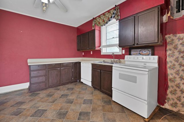 1402 County Road 1030, Corsicana, TX 75110