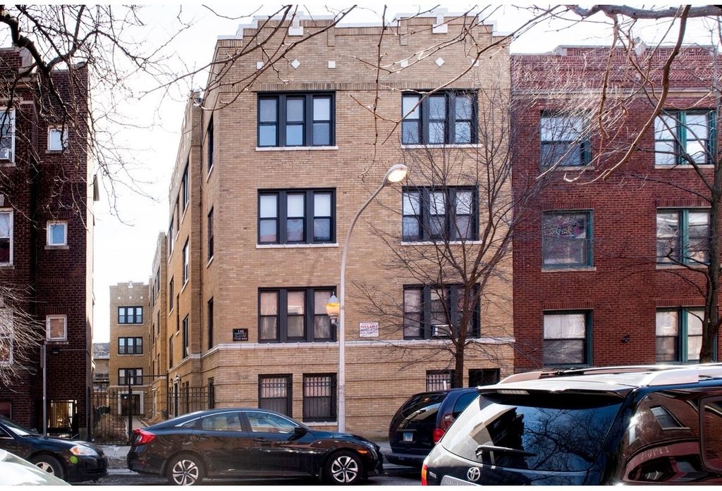 839 W Cornelia Avenue 2N, Chicago, IL 60657
