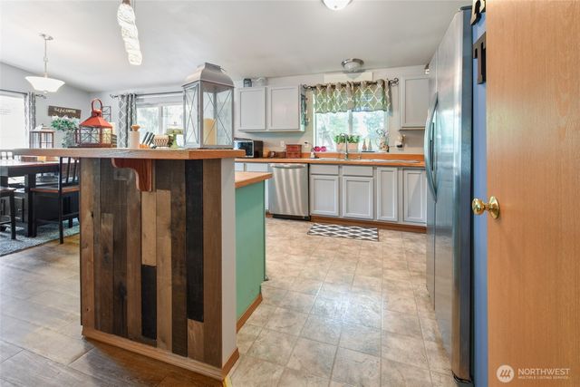 140 SE Foxglove Avenue, Shelton, WA 98584