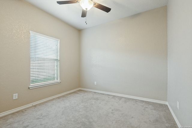 108 Ridgecrest, Floresville, TX 78114