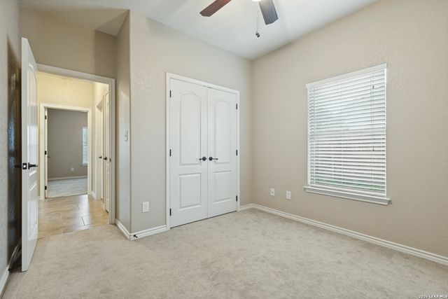 108 Ridgecrest, Floresville, TX 78114