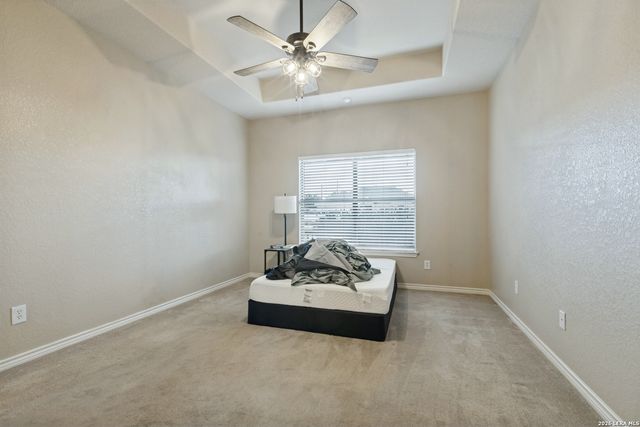 108 Ridgecrest, Floresville, TX 78114