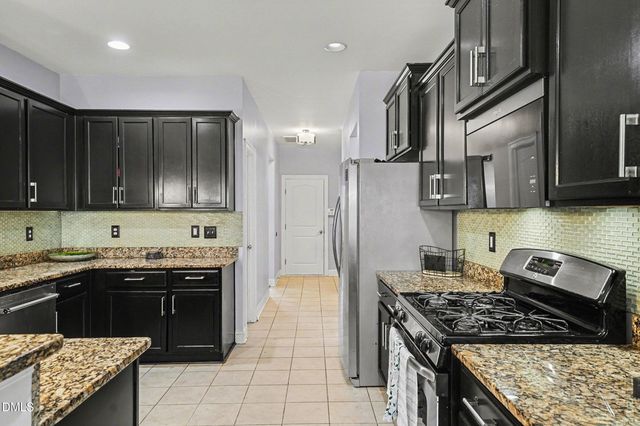 413 Rossendale Drive, Hope Mills, NC 28348