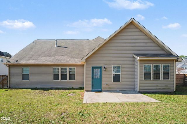 413 Rossendale Drive, Hope Mills, NC 28348