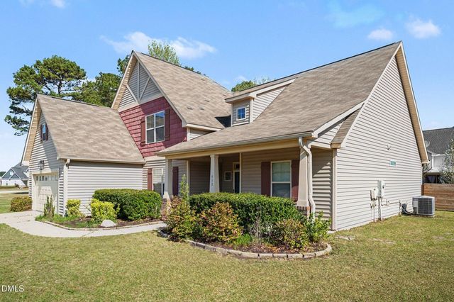 413 Rossendale Drive, Hope Mills, NC 28348