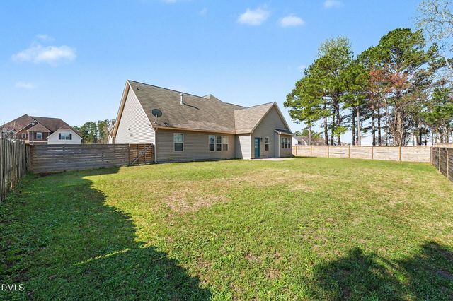 413 Rossendale Drive, Hope Mills, NC 28348