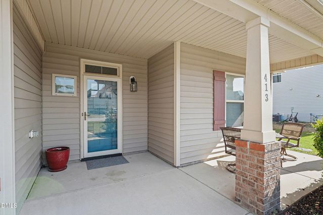 413 Rossendale Drive, Hope Mills, NC 28348