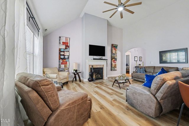 413 Rossendale Drive, Hope Mills, NC 28348