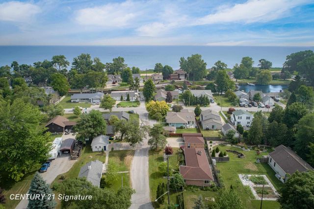 103 Lincoln Drive, Bay City, MI 48706