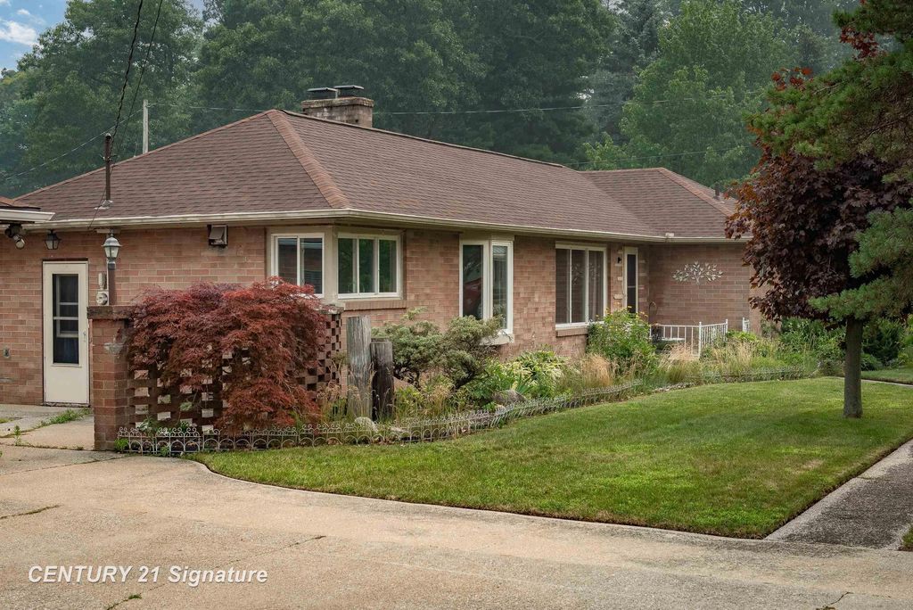 103 Lincoln Drive, Bay City, MI 48706