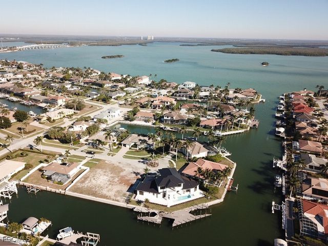 434 Tarpon CT, Marco Island, FL 34145