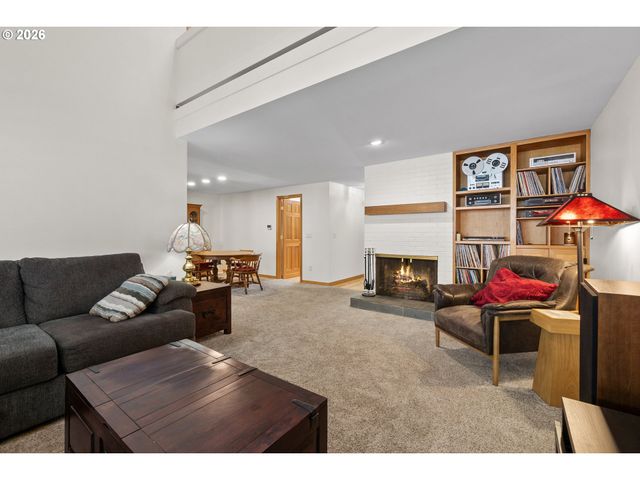 31 GREENRIDGE Ct, Lake Oswego, OR 97035