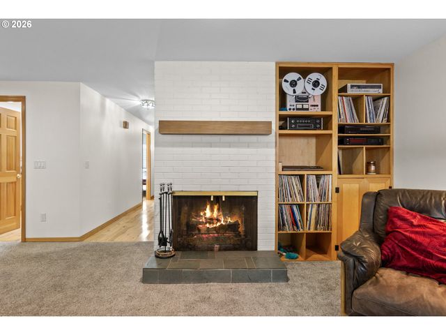 31 GREENRIDGE Ct, Lake Oswego, OR 97035