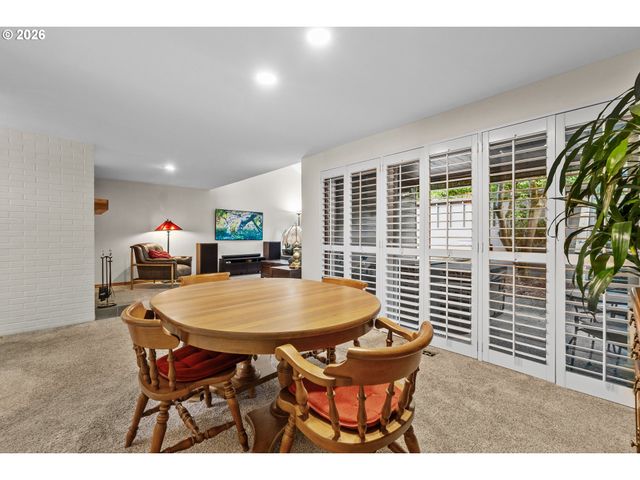 31 GREENRIDGE Ct, Lake Oswego, OR 97035