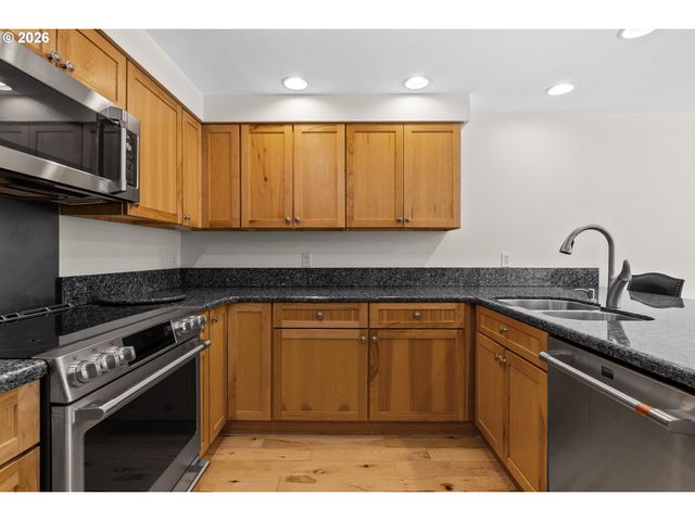 31 GREENRIDGE Ct, Lake Oswego, OR 97035