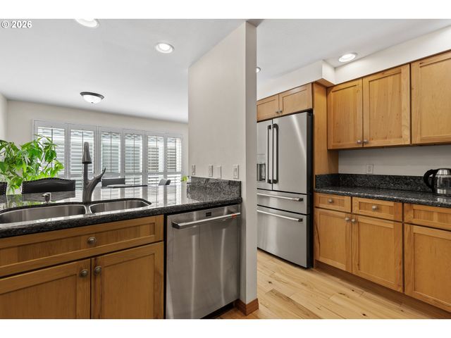 31 GREENRIDGE Ct, Lake Oswego, OR 97035